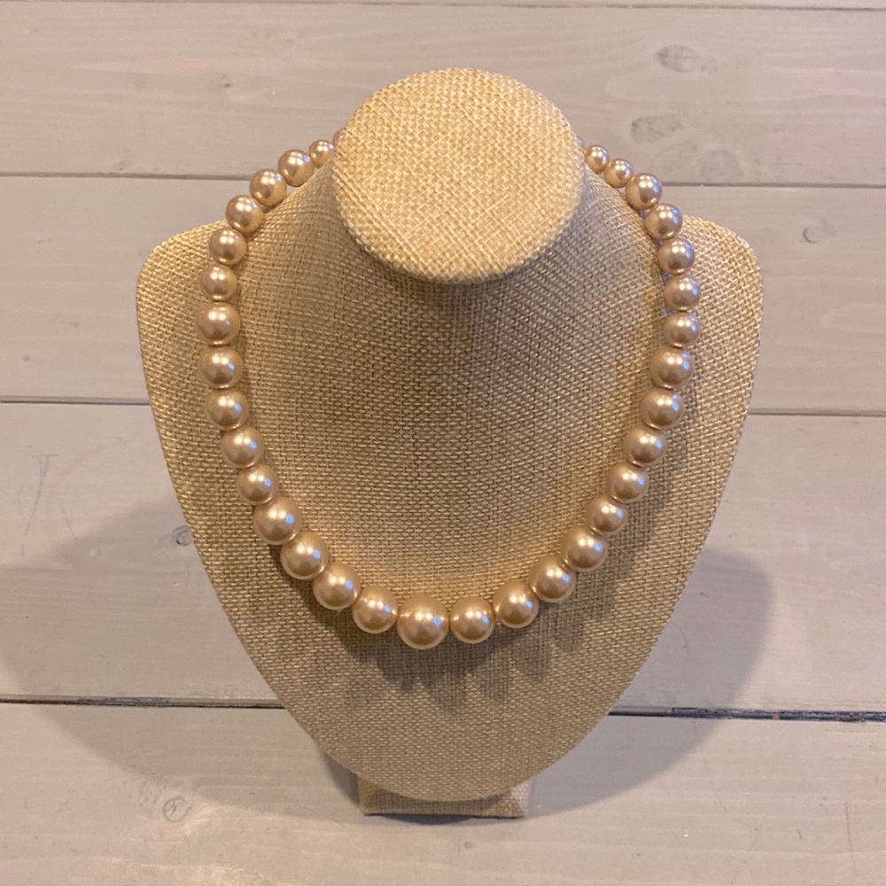 2/10 Pearl Necklace